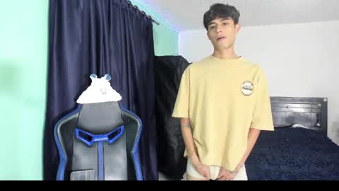 boys4hot_777 online show from March 29, 2026, 12:21 am