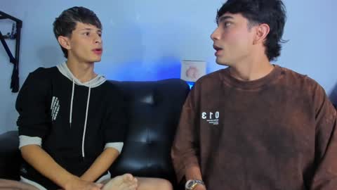 Snapshot of boysweet_boys chatting on February 4, 2025, 10:02 pm Paul and Max online show from February 4, 2025, 10:02 pm