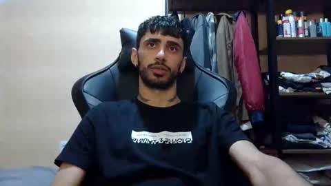 boyzinm2 online show from April 26, 2026, 10:51 pm