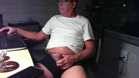 Snapshot of bozou chatting on November 15, 2025, 4:32 am bozou online show from November 15, 2025, 4:32 am