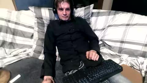 bponie1 online show from May 1, 2026, 1:43 am