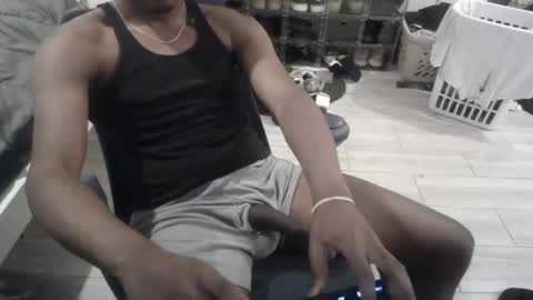 Snapshot of bquen400 chatting on October 7, 2025, 6:27 pm bquen400 online show from October 7, 2025, 6:27 pm