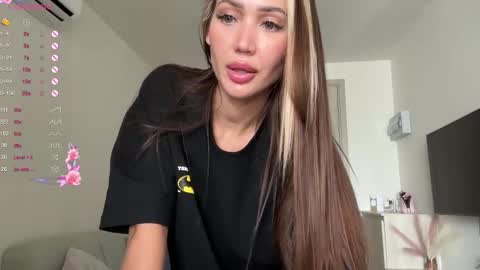 Lana  online show from February 27, 2025, 9:22 am