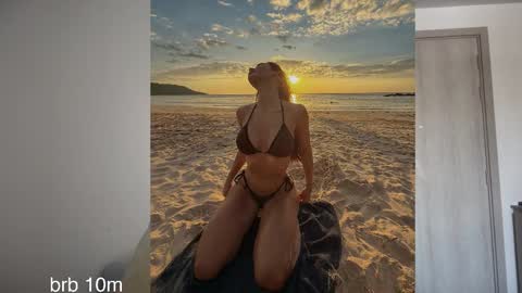 Snapshot of brabuss_ chatting on February 9, 2026, 3:21 am Lana online show from February 9, 2026, 3:21 am