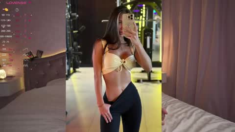 Snapshot of brabuss_ chatting on April 16, 2026, 12:55 am Lana online show from April 16, 2026, 12:55 am