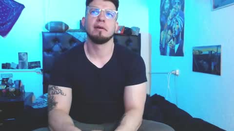 brad hot boy online show from December 20, 2025, 3:30 pm