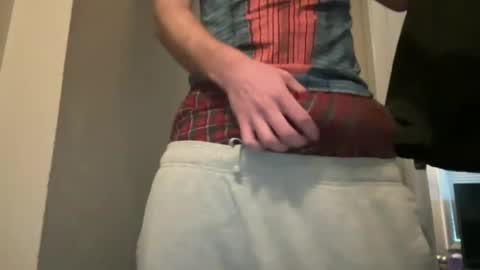 Snapshot of brade30 chatting on November 16, 2025, 6:57 pm brade30 online show from November 16, 2025, 6:57 pm