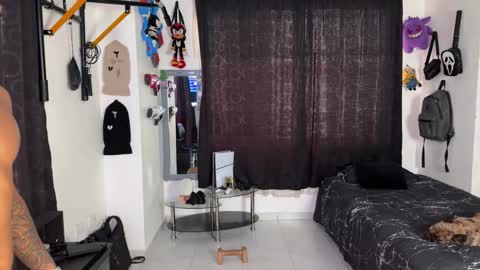 Snapshot of bradley_strong_ chatting on October 25, 2025, 9:20 pm Bradley Strong online show from October 25, 2025, 9:20 pm