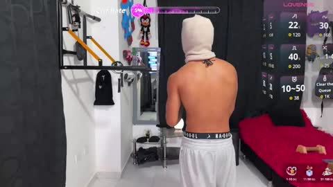 Snapshot of bradley_strong_ chatting on October 31, 2025, 10:44 pm Bradley Strong online show from October 31, 2025, 10:44 pm