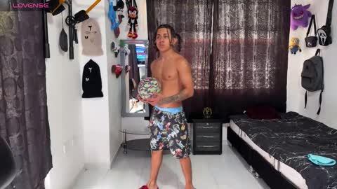 Snapshot of bradley_strong_ chatting on November 11, 2025, 3:23 pm Bradley Strong online show from November 11, 2025, 3:23 pm