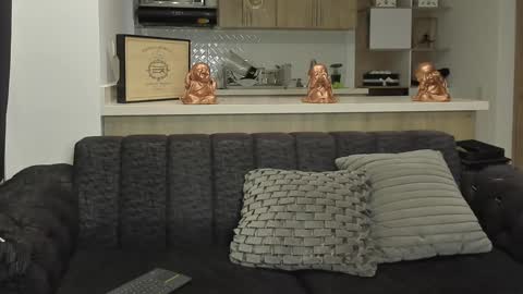 bradleymartin7 online show from December 28, 2024, 2:11 am