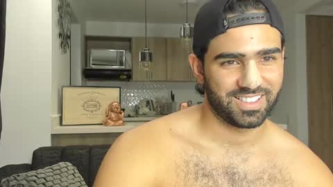 bradleymartin7 online show from January 4, 2025, 4:01 am