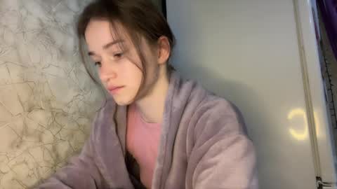 Kate online show from March 25, 2026, 6:47 pm