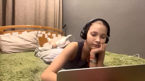 Alice online show from December 3, 2025, 4:05 pm