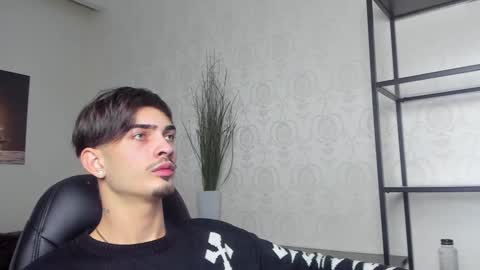 Snapshot of brandontatex chatting on December 13, 2024, 1:01 pm BrandonTateX online show from December 13, 2024, 1:01 pm
