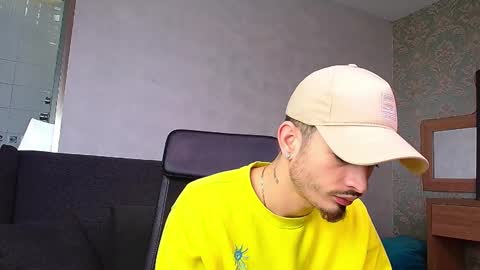 Snapshot of brandontatex chatting on February 19, 2025, 12:33 pm BrandonTateX online show from February 19, 2025, 12:33 pm