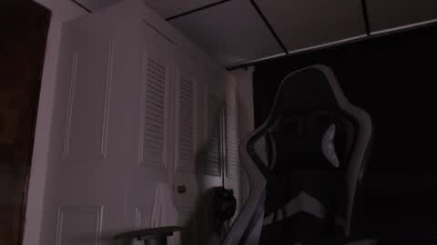 brasi_ online show from October 31, 2025, 5:58 pm