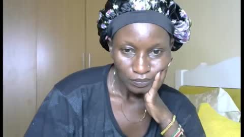 Snapshot of brat_bubble chatting on February 16, 2025, 5:04 am brat_bubble online show from February 16, 2025, 5:04 am