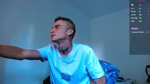 Snapshot of bray_hotboy chatting on September 28, 2025, 7:52 pm Bray Hotboy online show from September 28, 2025, 7:52 pm