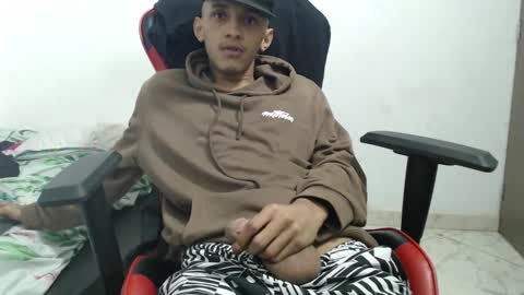 brayan_chevignon online show from December 1, 2025, 8:19 am