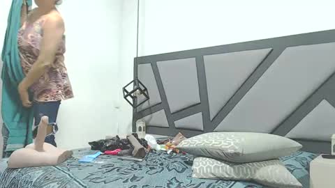 BRENDA VELASQUEZ online show from January 15, 2025, 3:43 am