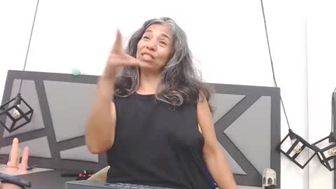 BRENDA VELASQUEZ online show from September 29, 2025, 10:25 pm