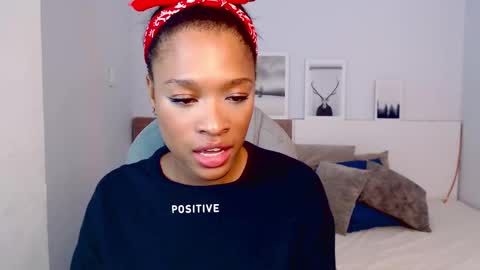 Snapshot of brendathompson_ chatting on October 7, 2025, 1:36 am Brenda online show from October 7, 2025, 1:36 am