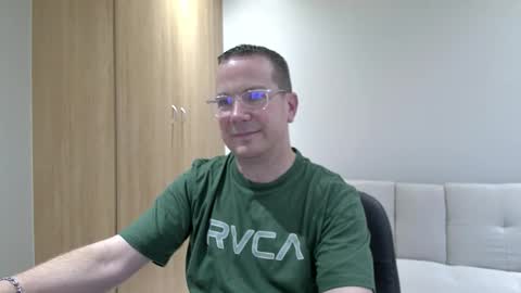 Snapshot of brettdj chatting on November 14, 2025, 3:55 pm Brett online show from November 14, 2025, 3:55 pm