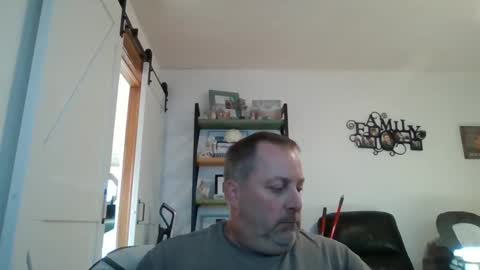 Snapshot of brettsky chatting on December 3, 2024, 8:17 pm hey online show from December 3, 2024, 8:17 pm