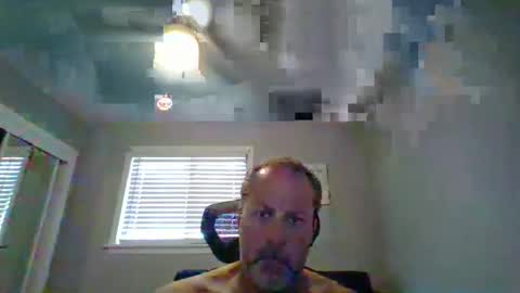 hey online show from April 18, 2026, 9:04 pm