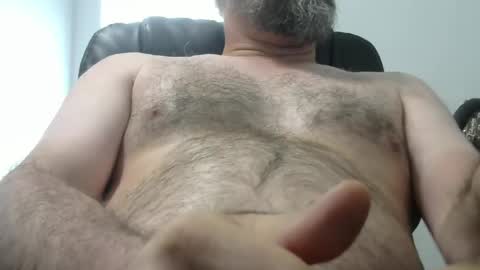 Snapshot of brian871001 chatting on April 19, 2026, 3:22 pm brian871001 online show from April 19, 2026, 3:22 pm