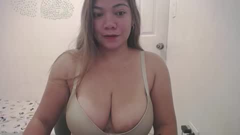 Snapshot of briana_lovexx chatting on October 6, 2025, 12:52 am Briana online show from October 6, 2025, 12:52 am