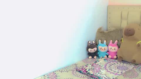 BRIANA online show from November 18, 2025, 4:39 am