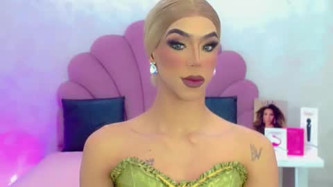 BRIANA online show from April 21, 2026, 3:57 am