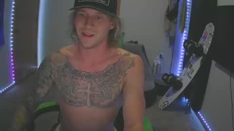 Snapshot of briansmash_ chatting on October 26, 2025, 5:02 am Brian smash online show from October 26, 2025, 5:02 am