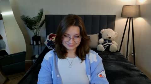 Snapshot of briarwynn chatting on November 21, 2025, 10:52 pm briarwynn online show from November 21, 2025, 10:52 pm