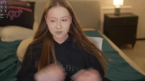 Diamonds Girls online show from December 13, 2025, 7:42 pm