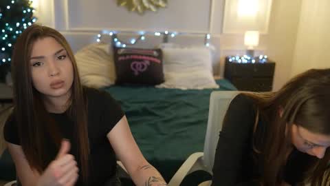 Diamonds Girls online show from December 19, 2025, 12:23 pm