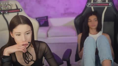 Diamonds Girls online show from May 28, 2026, 7:33 pm