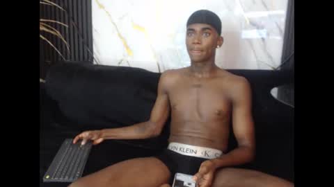 bhrian online show from November 18, 2025, 4:39 am