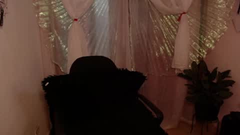 Snapshot of brillamettal chatting on October 16, 2025, 12:11 am Brilla Mettal online show from October 16, 2025, 12:11 am