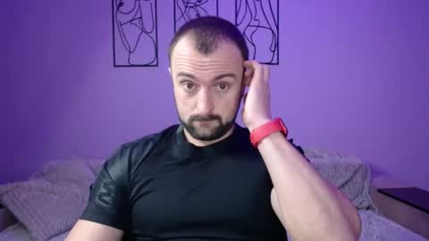 brindlefly69 online show from December 3, 2024, 12:16 pm