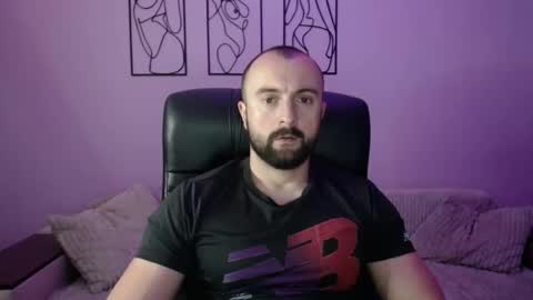 brindlefly69 online show from October 4, 2025, 11:19 am