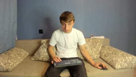 bristlebback online show from December 2, 2025, 4:02 pm