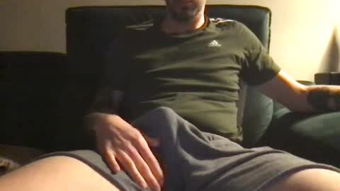 Snapshot of brit7cguy chatting on February 19, 2025, 9:14 pm myheavyload online show from February 19, 2025, 9:14 pm