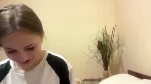 Snapshot of britanysuther chatting on June 23, 2026, 5:11 pm Ciri online show from June 23, 2026, 5:11 pm