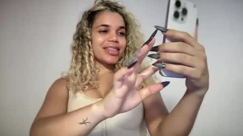 brithneysquirt online show from December 3, 2025, 6:32 am