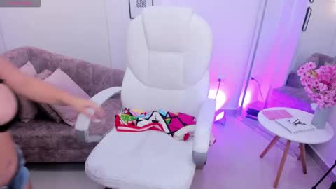 Snapshot of brithx_ chatting on October 4, 2025, 6:39 pm Brith online show from October 4, 2025, 6:39 pm