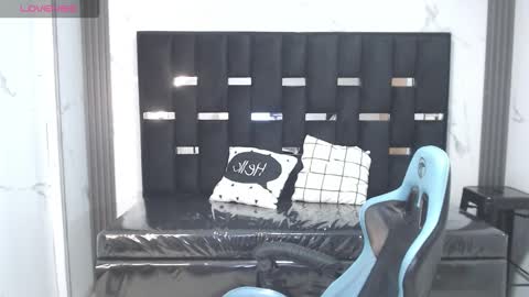 Snapshot of britney_sub chatting on February 6, 2026, 3:00 am Britney online show from February 6, 2026, 3:00 am