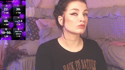 Snapshot of britneybarker chatting on December 3, 2024, 12:35 am britneybarker online show from December 3, 2024, 12:35 am